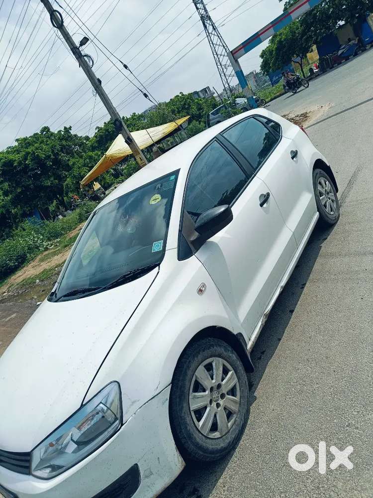 Volkswagen Polo Breeze 2011