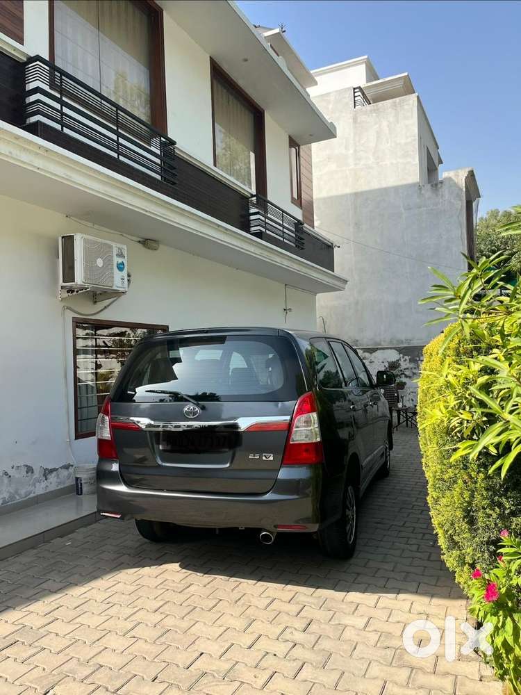 Toyota Innova 2.5 V 2015