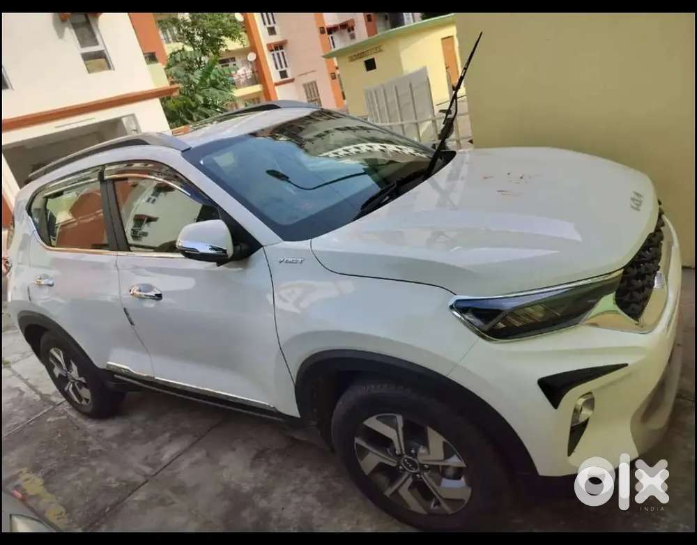 Automatic Kia Sonet Only 14000 Km Driven Brand New Condition.