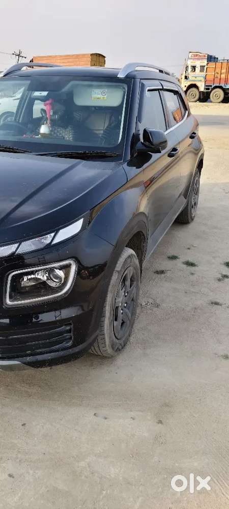 Hyundai Venue 2023 Petrol 20000 Km Driven