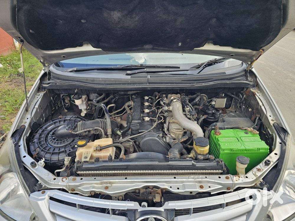 Toyota Innova 2004-2011 2.5 G4 Diesel 8-seater, 2010, Diesel