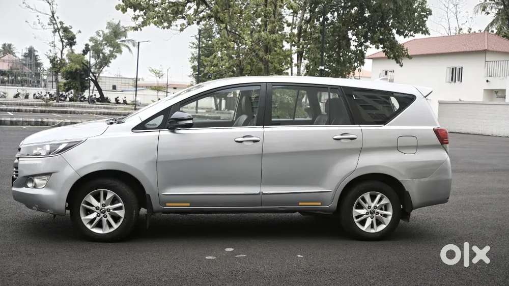 Toyota Innova Crysta 2016 (taxi)