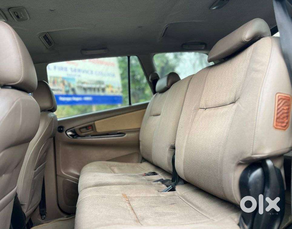 Toyota Innova 2.5 G (diesel) 8 Seater, 2015, Diesel