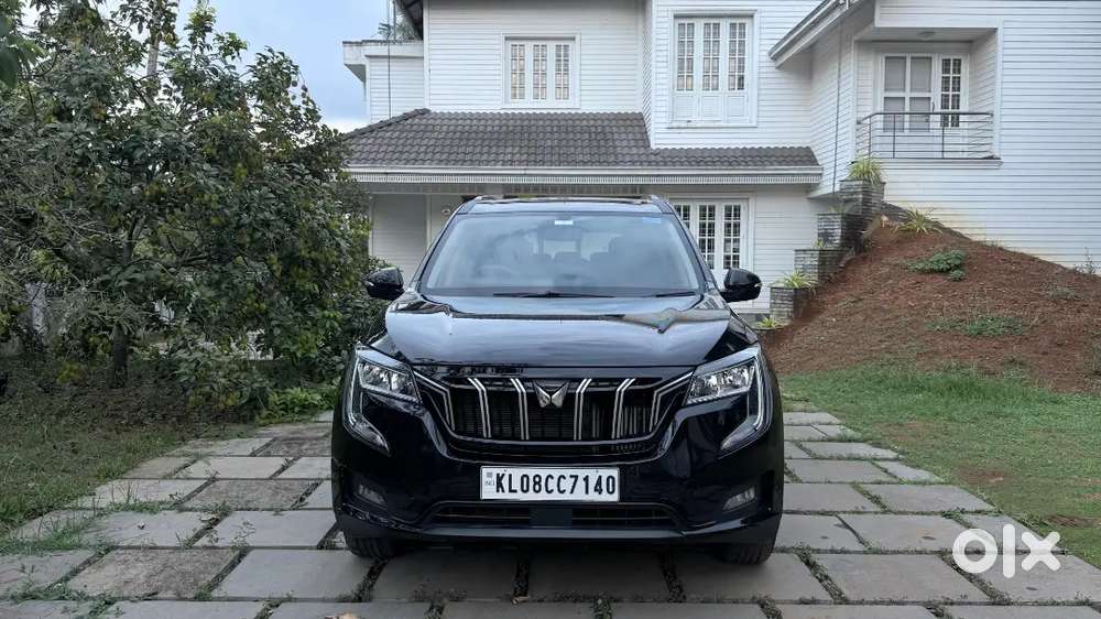 Mahindra Xuv700 2024 Petrol 15000 Km Driven 7 Seater