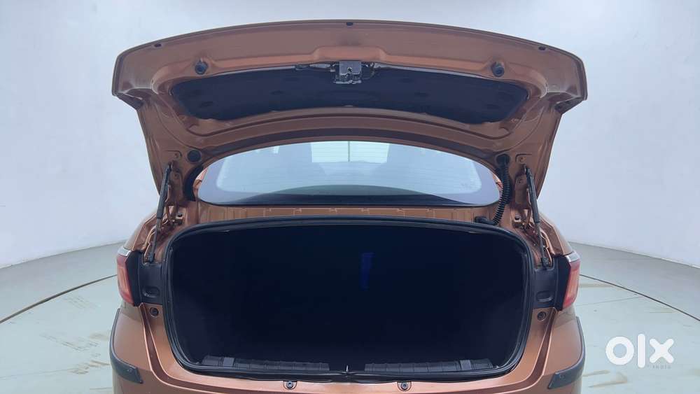 Tata Tigor Xza, 2018, Petrol