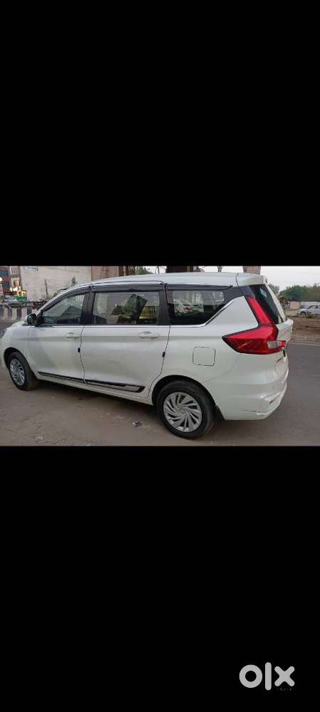 Maruti Suzuki Ertiga 2022-2023 Vxi Cng, 2023, Cng & Hybrids