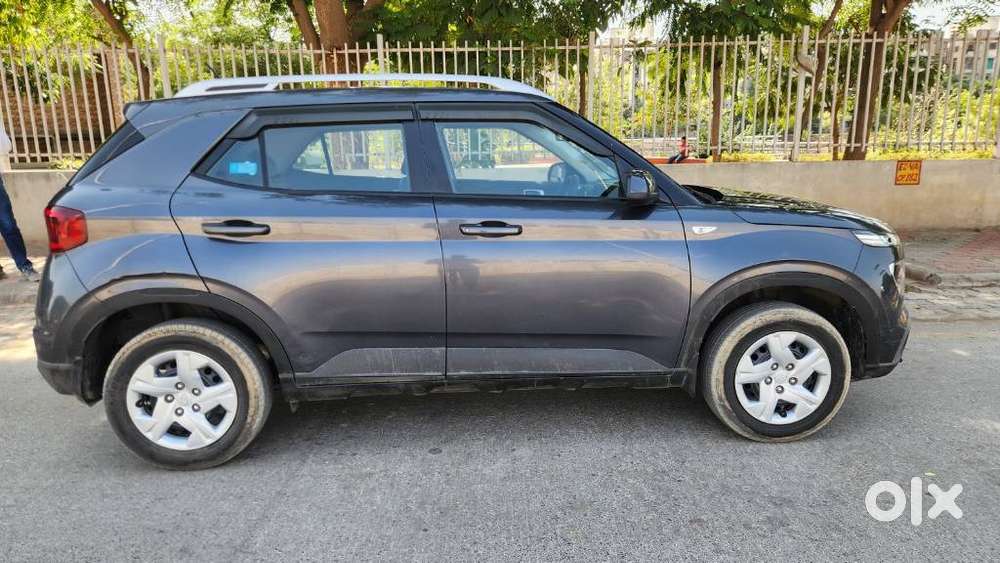 Hyundai Venue 1.2 S (o), 2021, Petrol