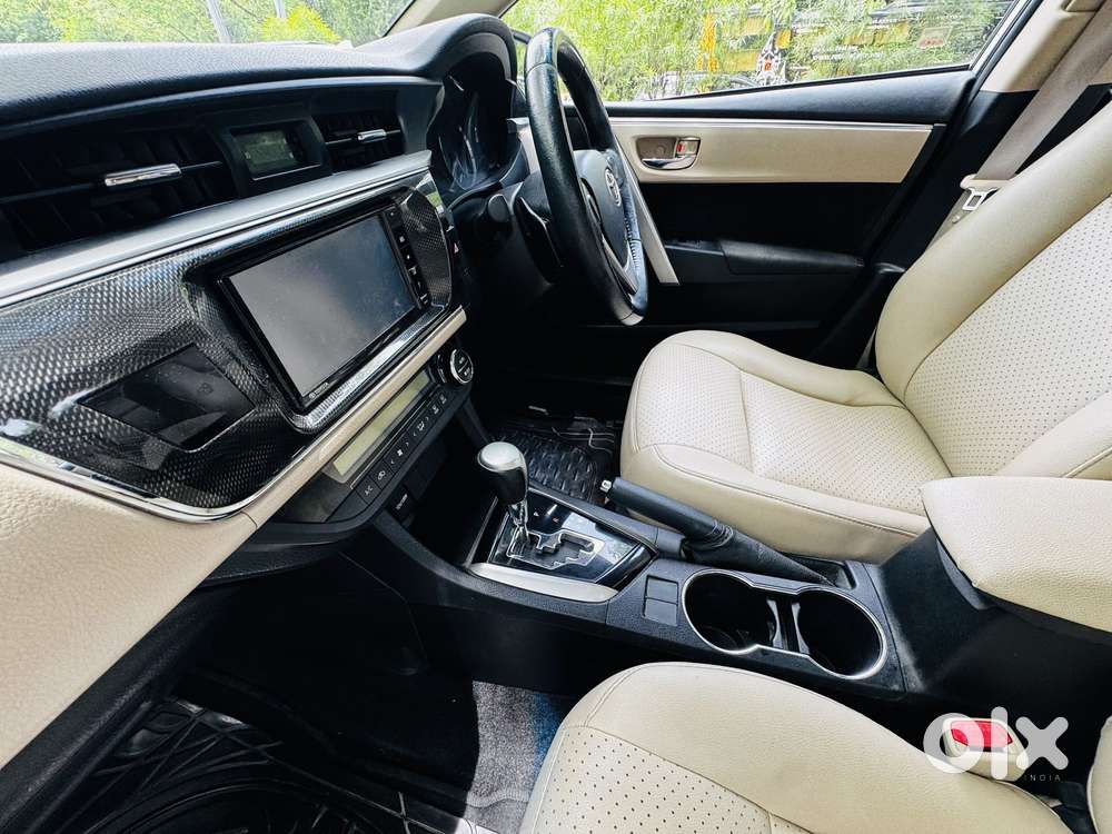 Toyota Corolla Altis G Hv At, 2015, Petrol