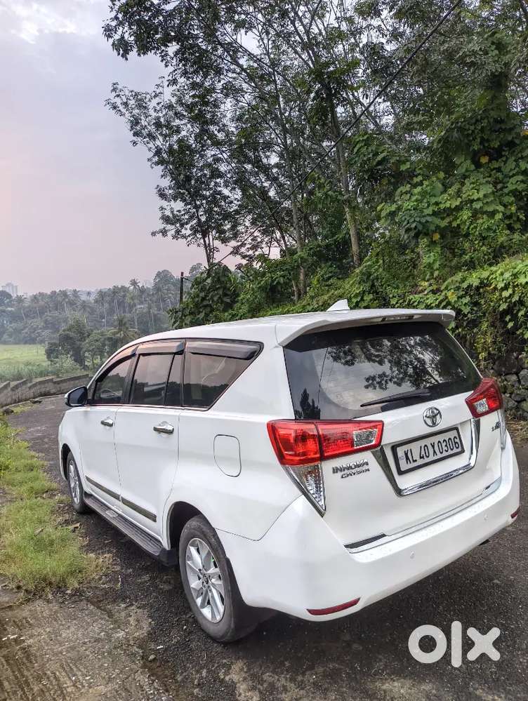 Toyota Innova Crysta 2017 Diesel Well Maintained
