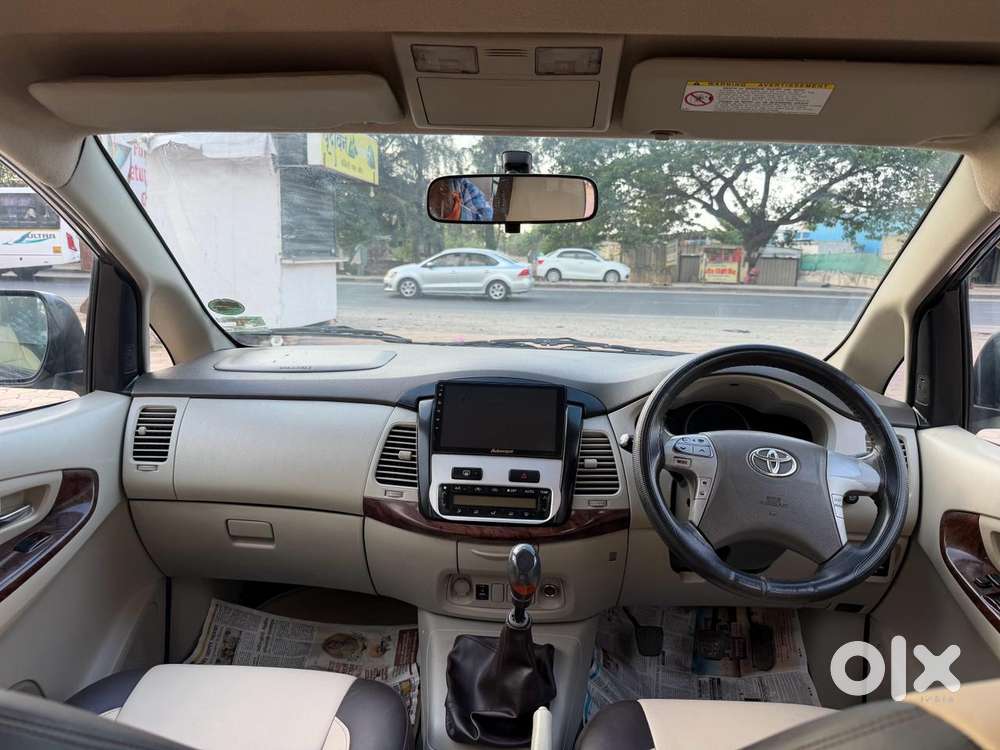 Toyota Innova 2.5 V 8 Str, 2013, Diesel