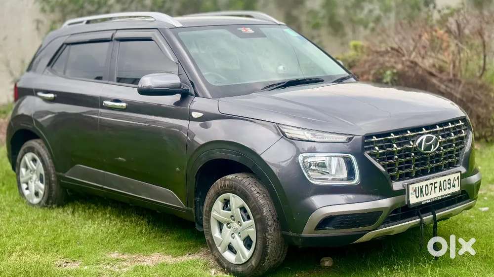 Hyundai Venue 2021 Petrol Well Maintained