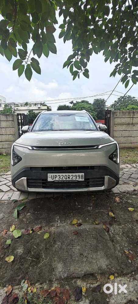 Kia Carens Clavis, 2025, Petrol