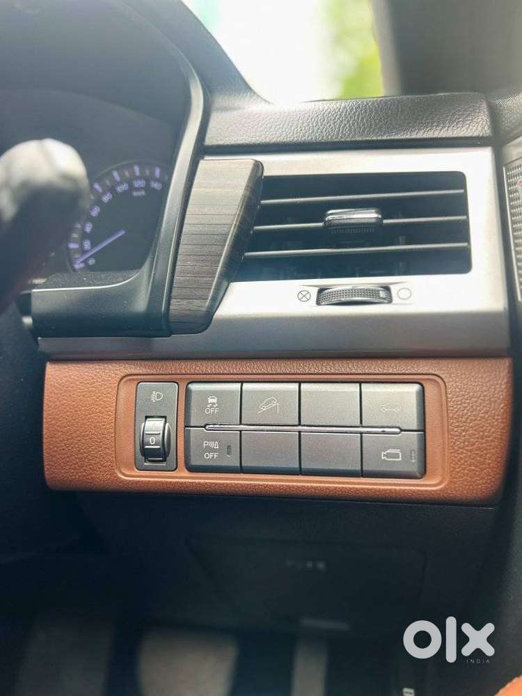 Mahindra Alturas G4 4wd At, 2019, Diesel