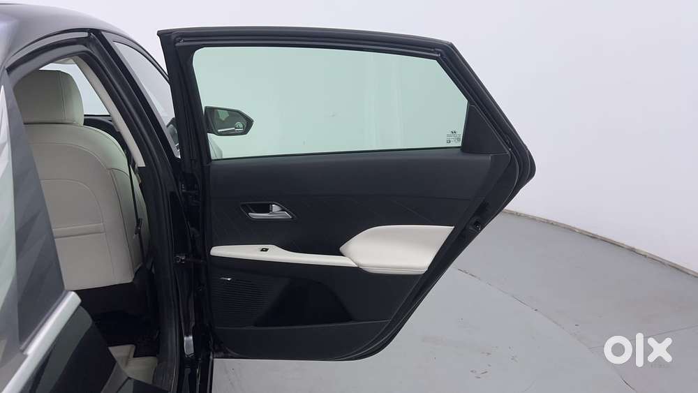 Hyundai Verna 1.5 Sx (o) Petrol Mt, 2023, Petrol