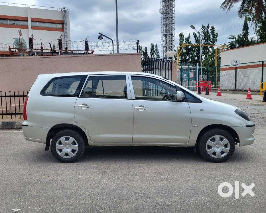 Toyota Innova 2.0 G (petrol) 8 Seater Bs Iv, 2005, Petrol