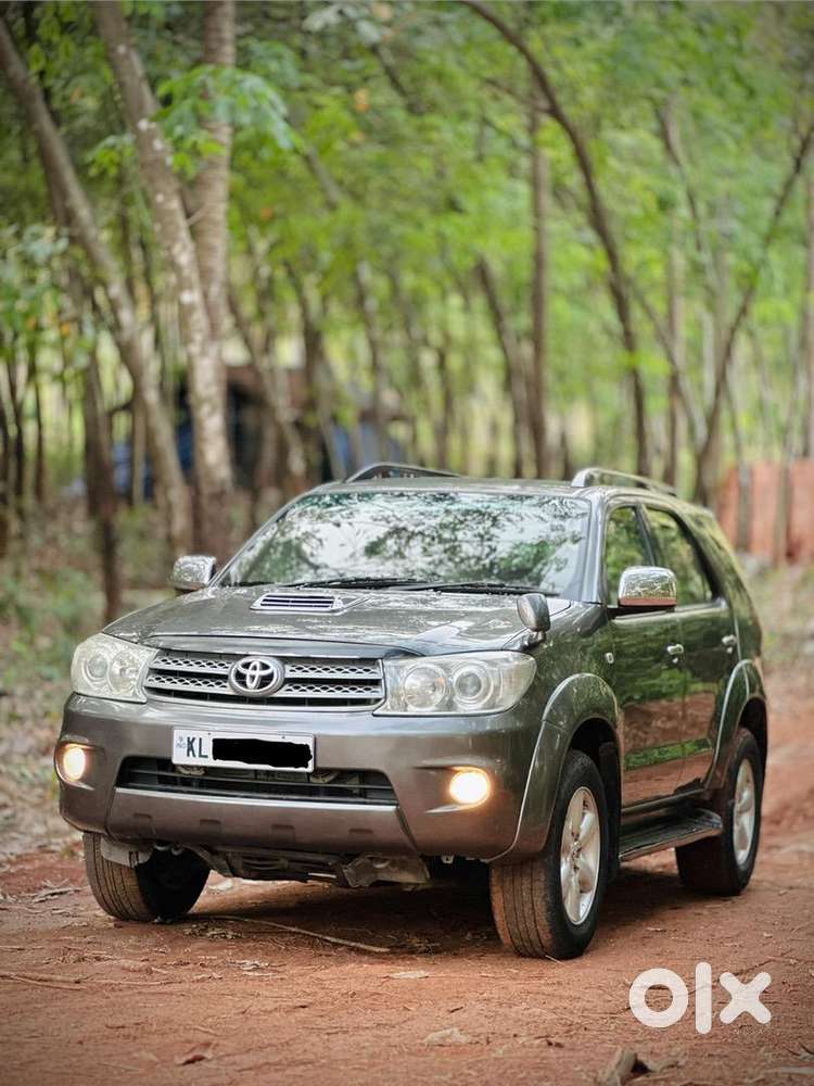 Toyota Fortuner 2010