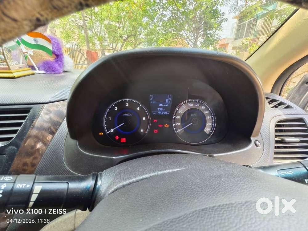 बेस्ट कंडीशनमधली एक हाती डॉक्टरने वापरलेली कार