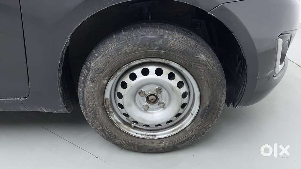 Maruti Suzuki Swift 1.2 Lxi (o), 2016, Petrol