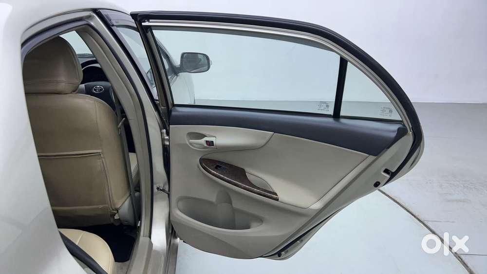 Toyota Corolla Altis 1.8 J, 2013, Petrol