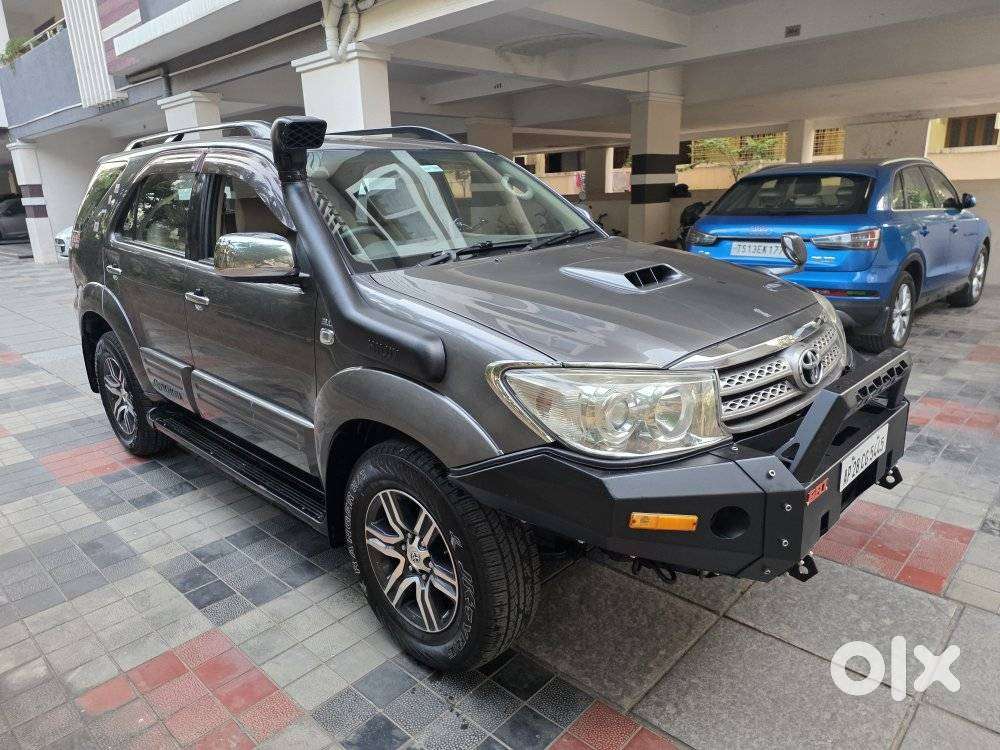 Toyota Fortuner 3.0 4x4 Manual, 2011, Diesel