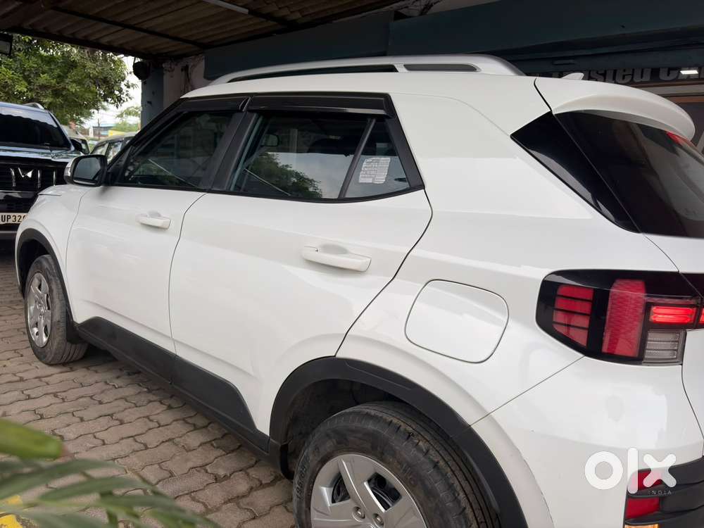 Hyundai Venue 1.2 S (o), 2023, Petrol