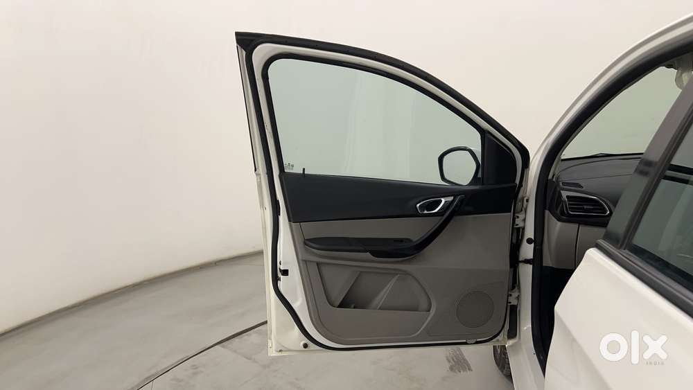 Tata Tiago Xza, 2019, Petrol
