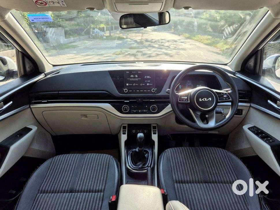 Kia Carens 1.5 Prestige 7 Str, 2023, Petrol