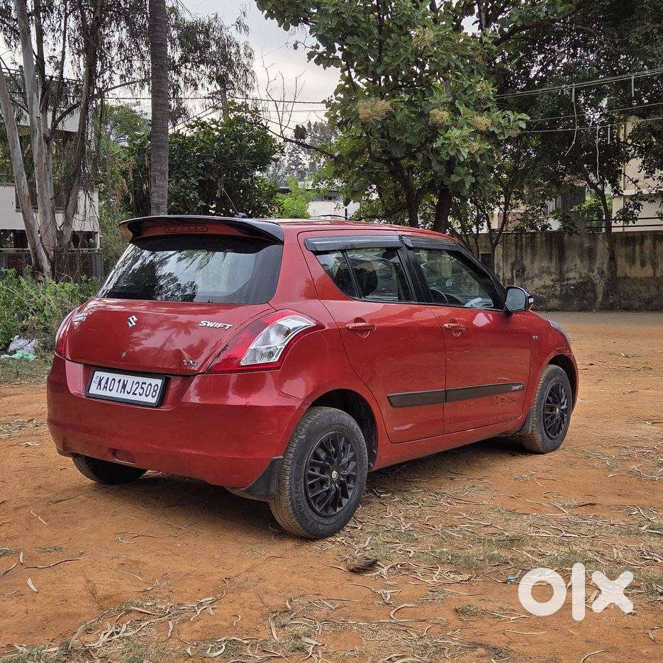 Maruti Suzuki Swift Vxi Abs Bsiv, 2013, Petrol