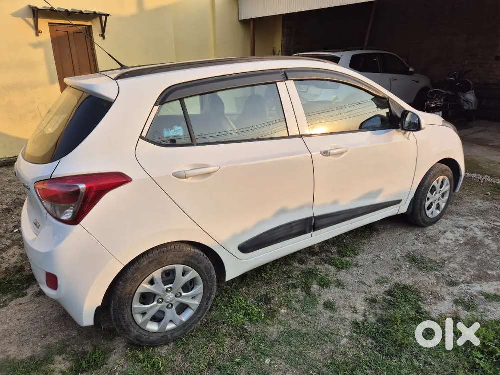 Hyundai Grand I10 Sportz 2016 Petrol Manual