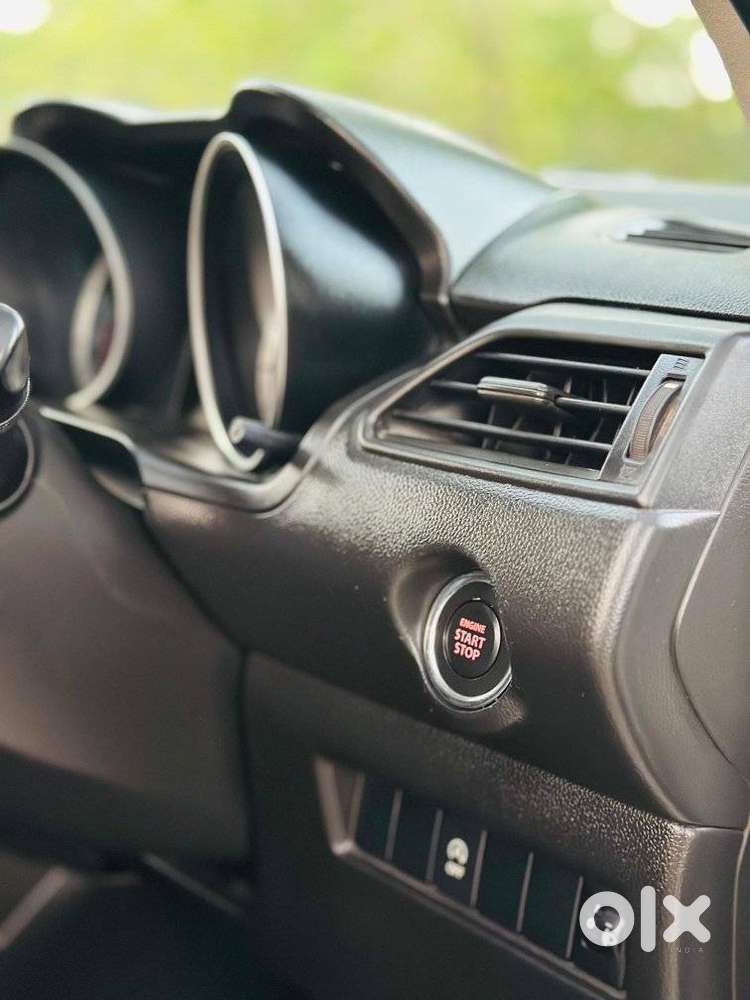 Maruti Suzuki Swift Vvt Zxi, 2021, Petrol