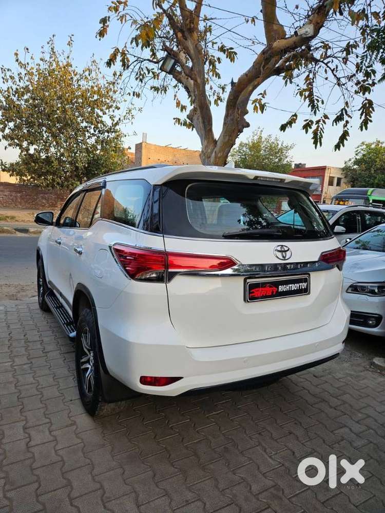 Toyota Fortuner 2.8 At Celebratory Edition, 2018, Diesel