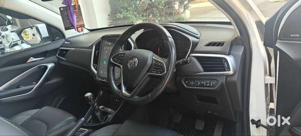 Mg Hector Sharp Diesel One Hand Use