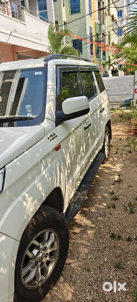 Mahindra Tuv 300 T8 2017 Diesel 76300 Km Driven