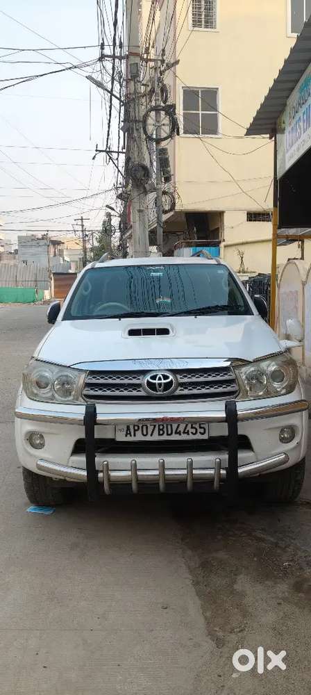 Toyota Fortuner 2011 Diesel 225000 Km Driven Full Showroom Track