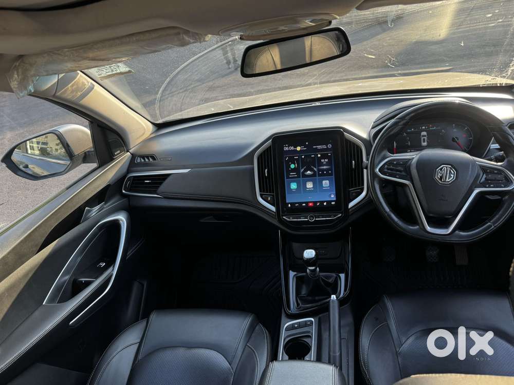 Mahindra Xuv 3xo Ax7l 1.2 Petrol At (pg), 2025, Petrol