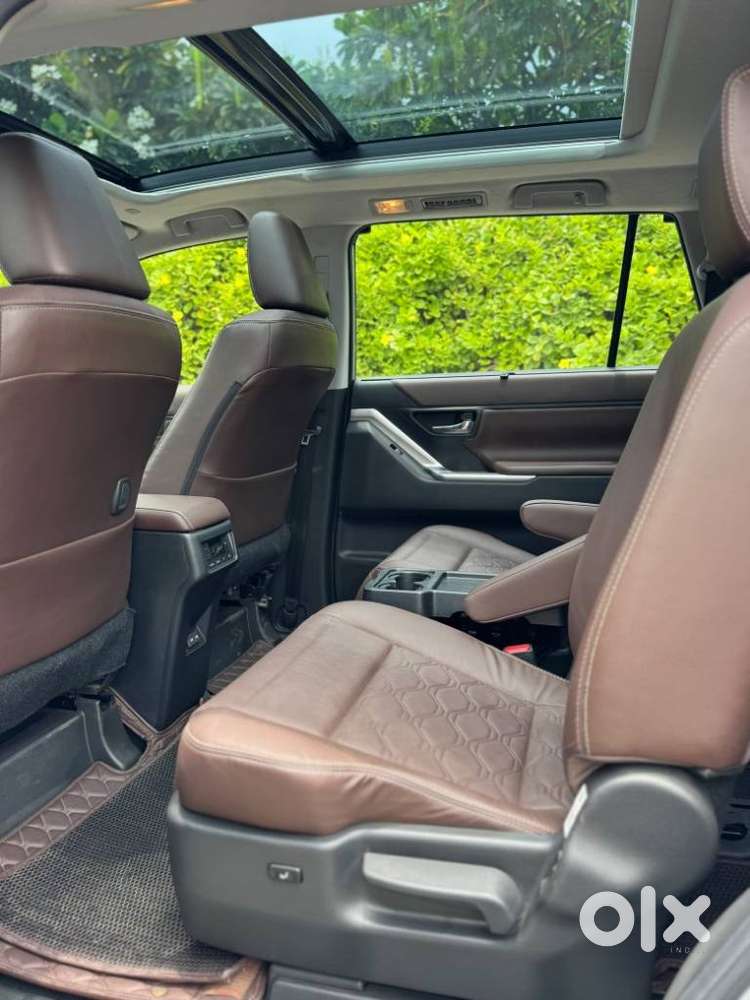 Toyota Innova Hycross 2.0 Zx Hybrid 7 Str, 2025, Electric