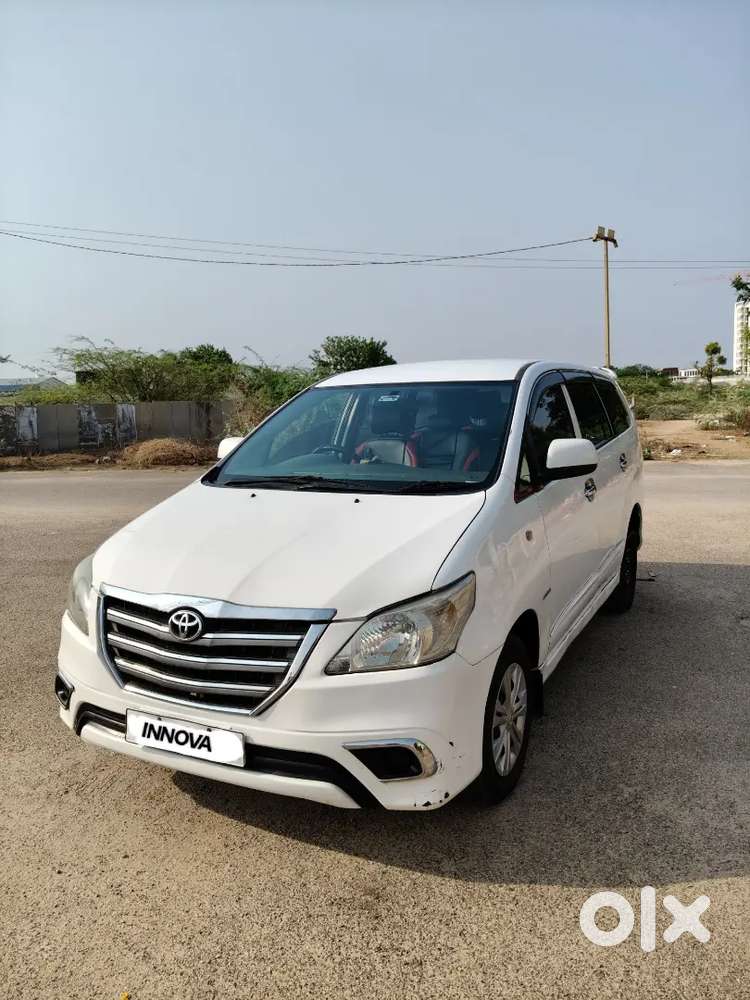 Toyota Innova Car