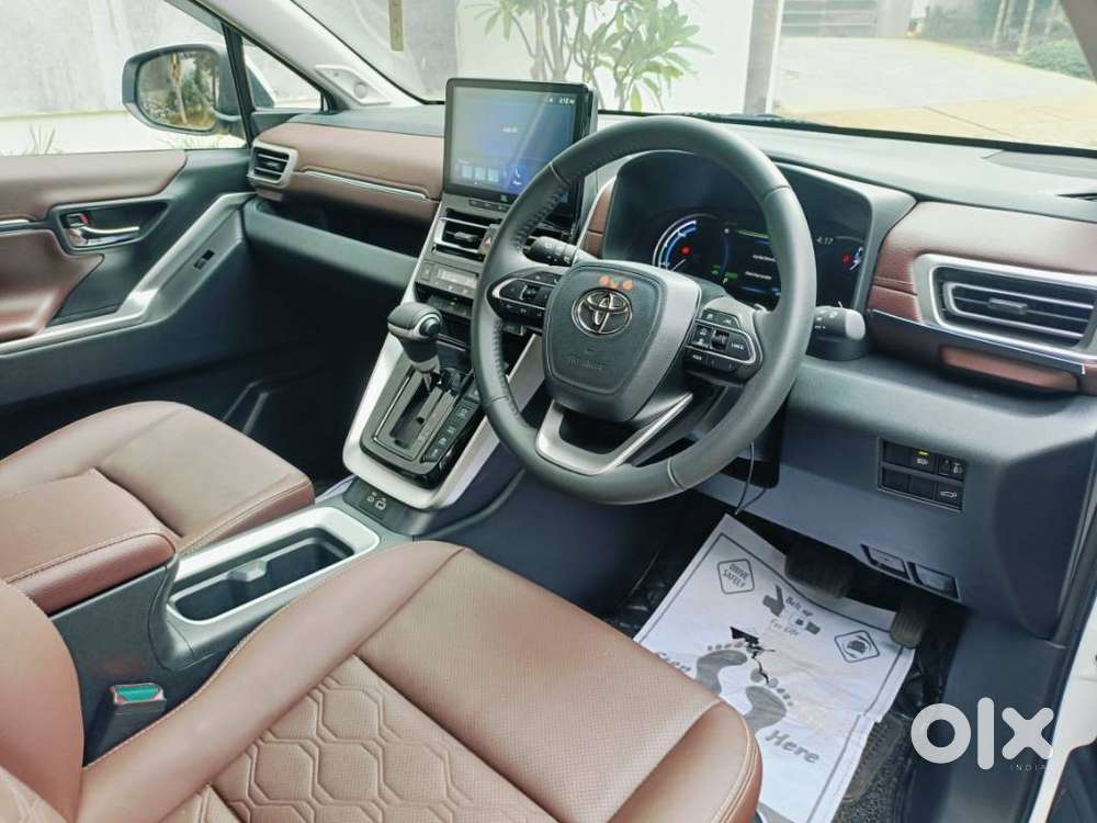 Toyota Innova Hycross 2.0 Zx (o) Hybrid 7 Str, 2026, Petrol