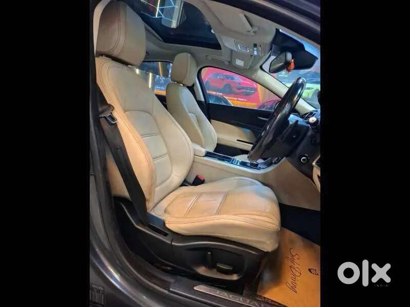 Jaguar Xe Prestige, 2016, Petrol