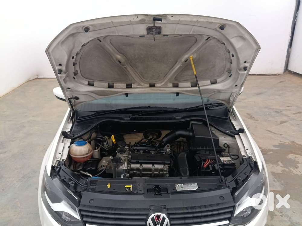 Volkswagen Polo Petrol Highline 1.2l, 2016, Petrol