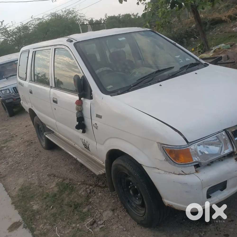 Chevrolet Tavera 2011 Diesel 10 Seater