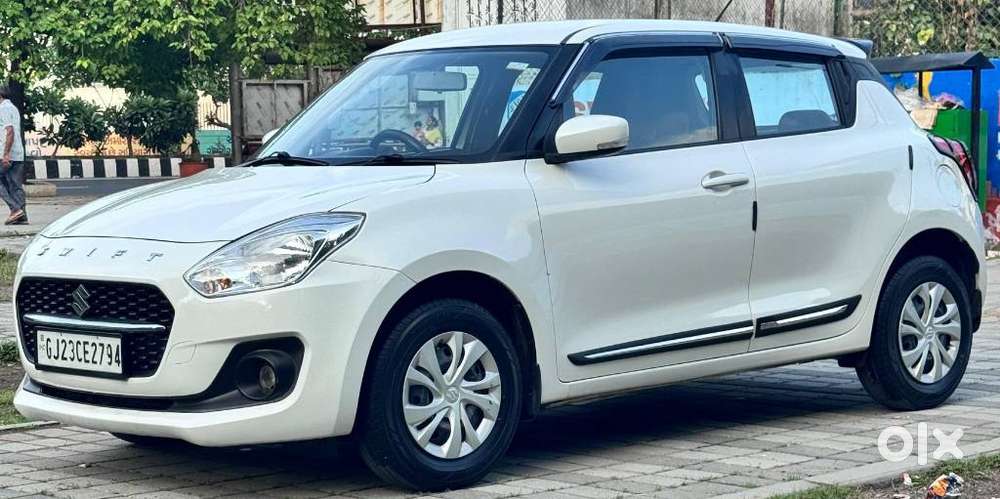 Maruti Suzuki Swift Vxi + Manual, 2022, Petrol