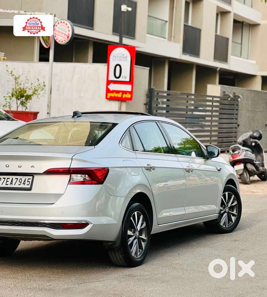 Skoda Slavia Ambition 1.0l Tsi At, 2022, Petrol