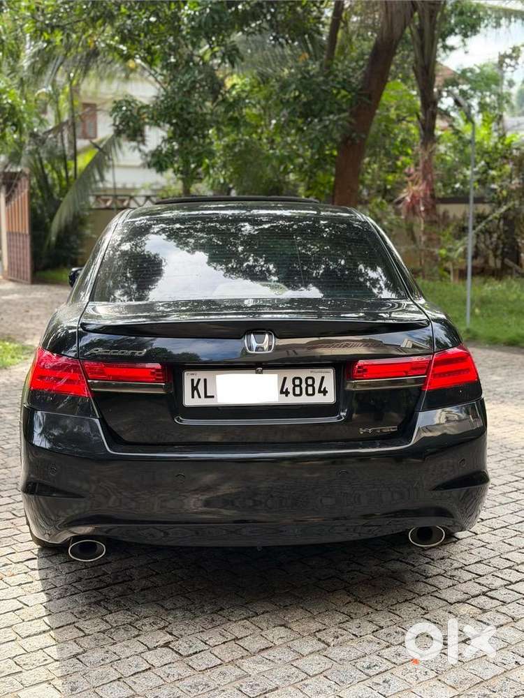 Honda Accord Petrol 2011 Sunroof Top End Model