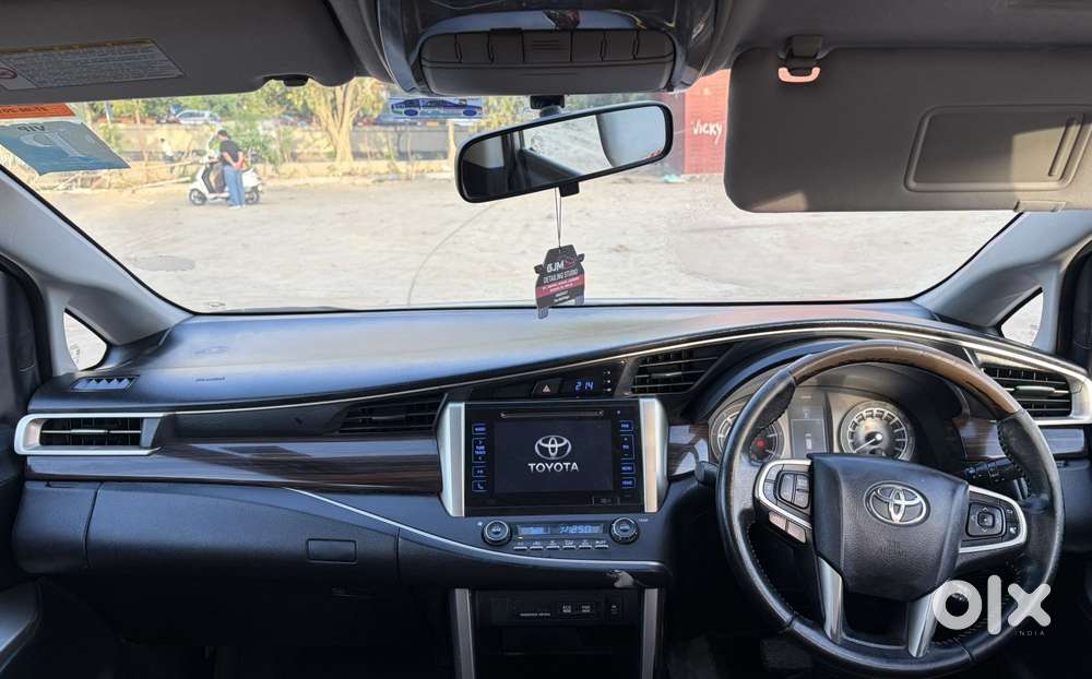 Toyota Innova Crysta 2.4 V 8 Str, 2018, Diesel