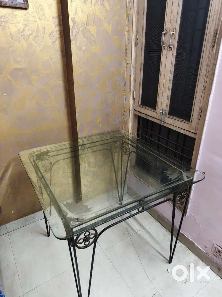 Dining Glass table with 3 chairs