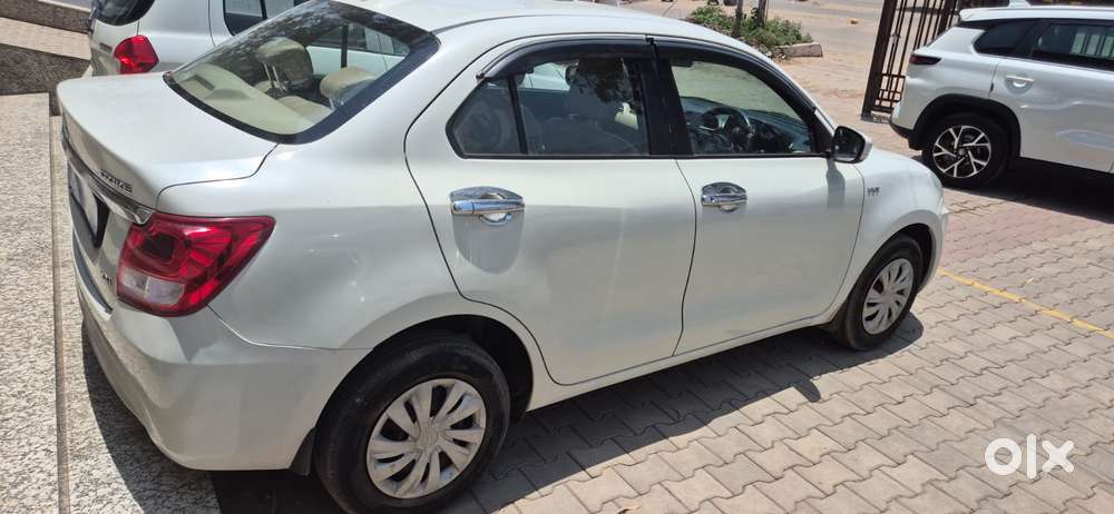 Maruti Suzuki Dzire 1.2 Vxi, 2018, Petrol