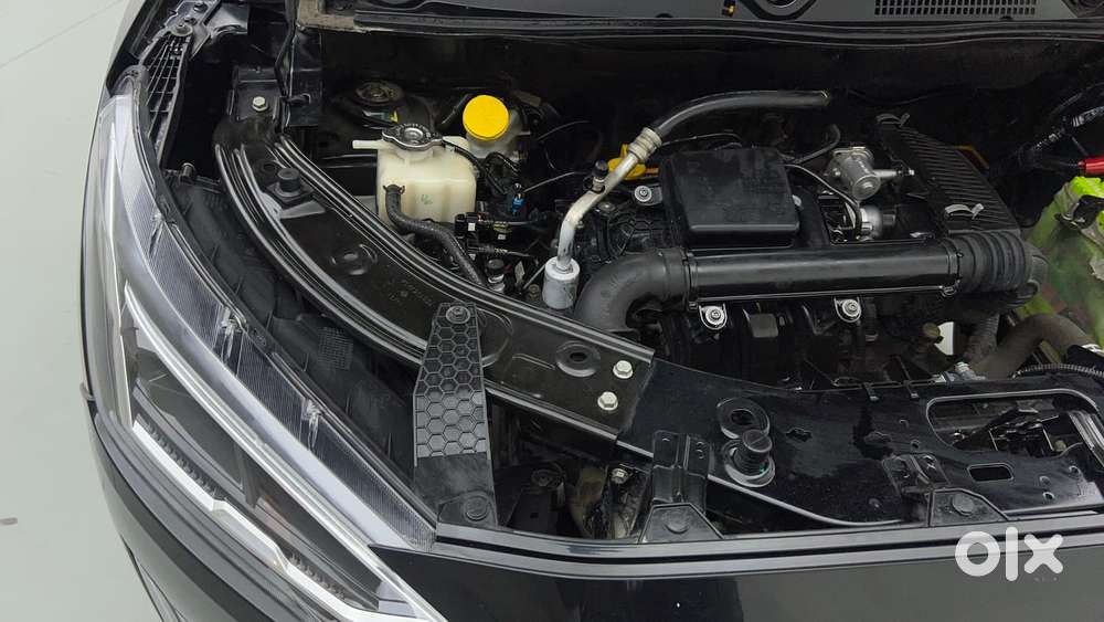 Nissan Magnite 1.0 Xv Premium, 2023, Petrol