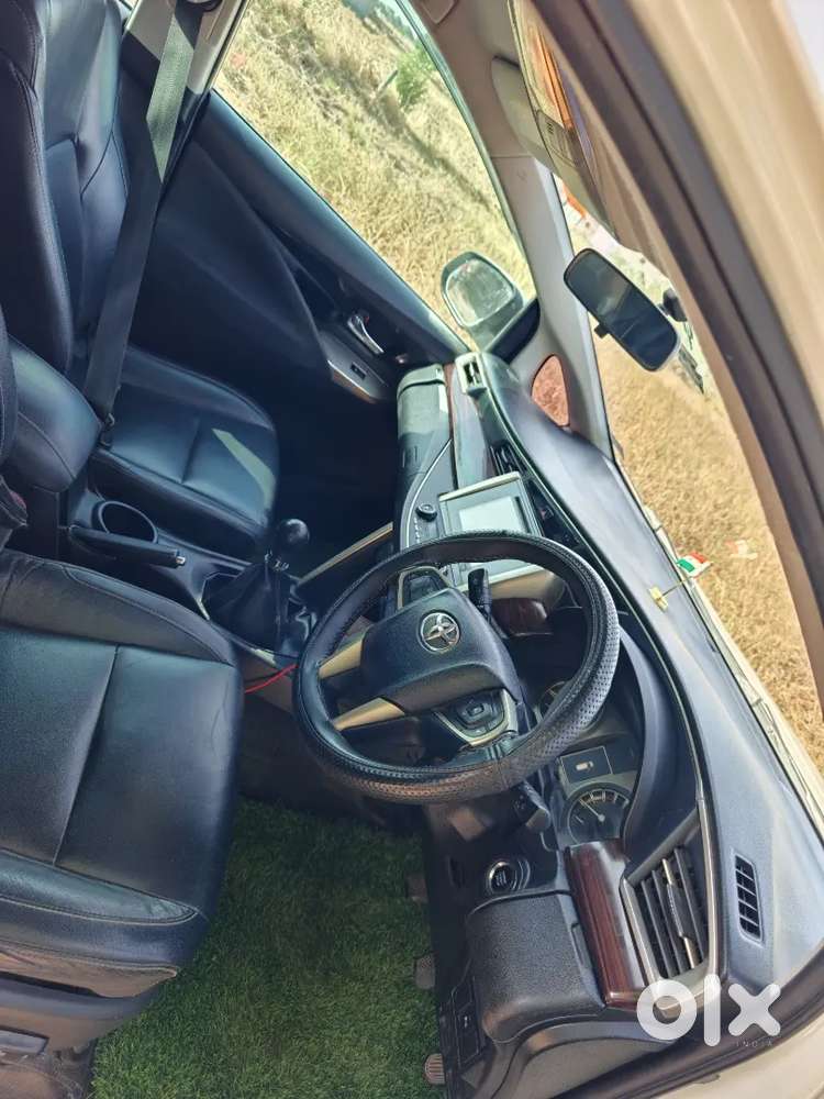 Toyota Innova Crysta 2.4 Z 2016