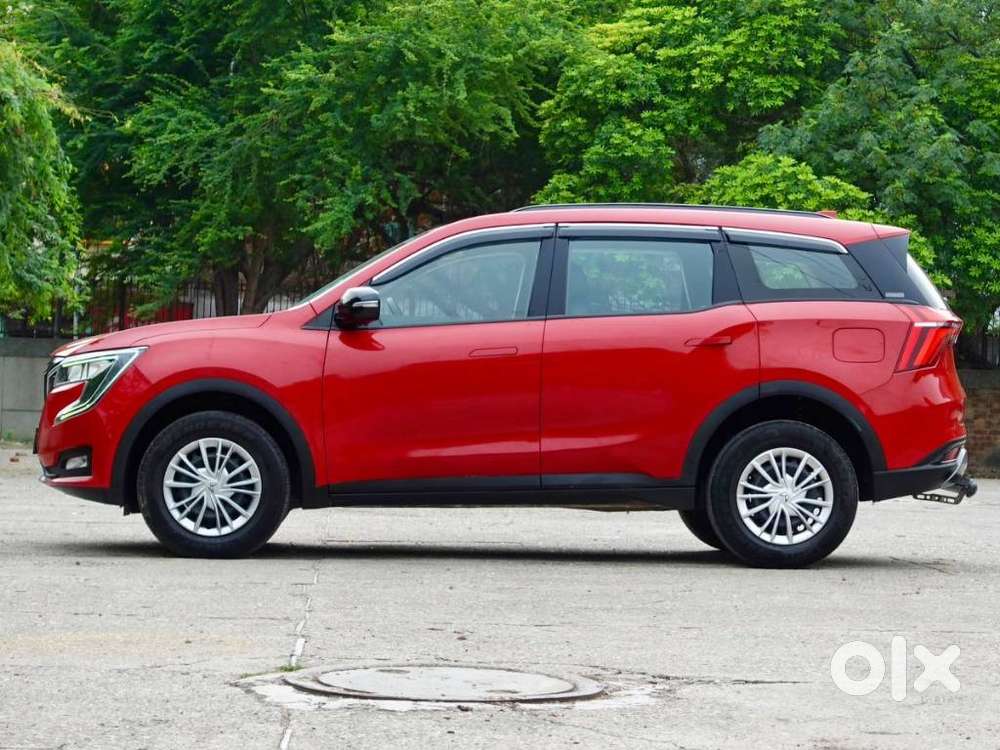 Mahindra Xuv700 2.0 Ax 3 Petrol Mt 5 Str, 2022, Petrol